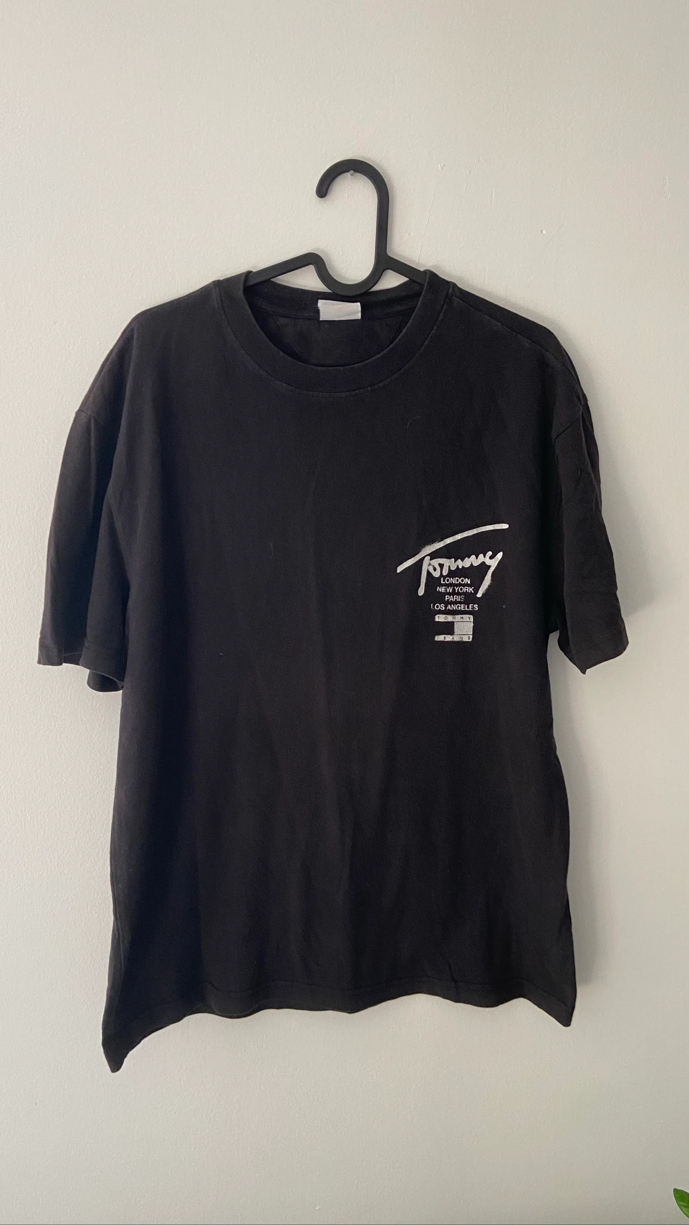 T-shirt Tommy Jean Preto Estado perfeito – photo 2